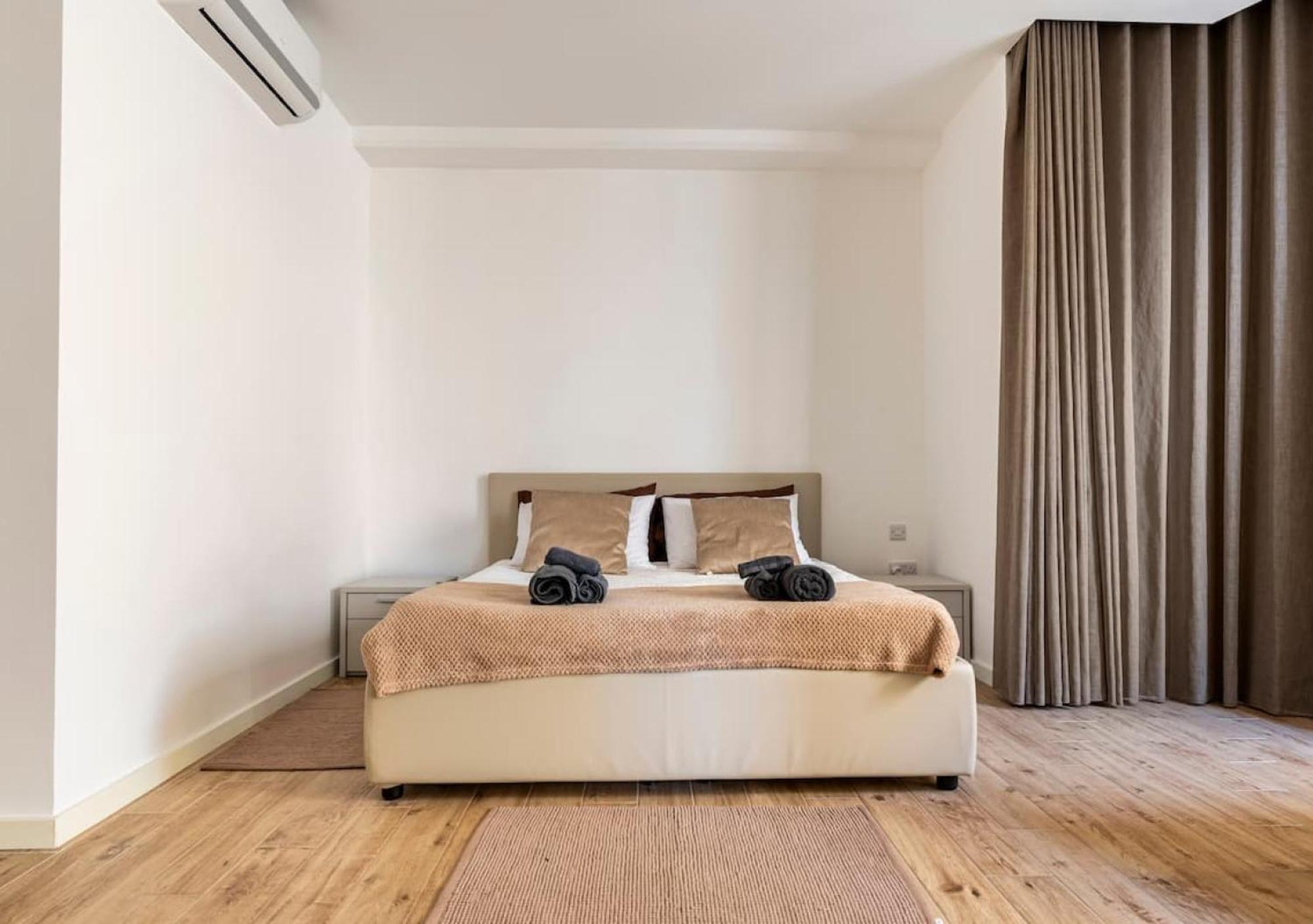 Sea View Luxury Haven Living & 3Bedrooms Seafront Sliema Dış mekan fotoğraf